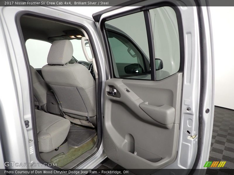Brilliant Silver / Steel 2017 Nissan Frontier SV Crew Cab 4x4