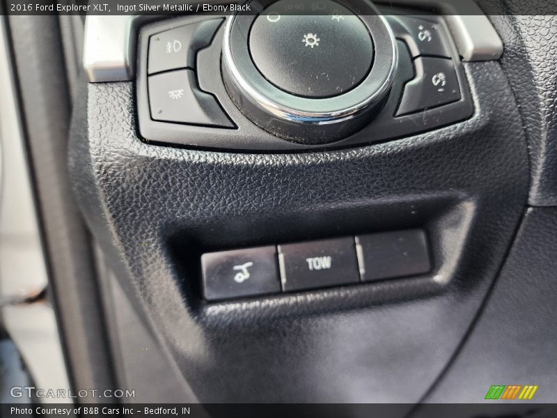 Ingot Silver Metallic / Ebony Black 2016 Ford Explorer XLT