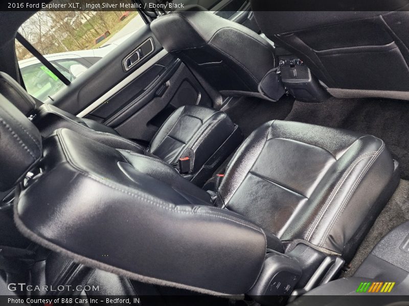 Ingot Silver Metallic / Ebony Black 2016 Ford Explorer XLT