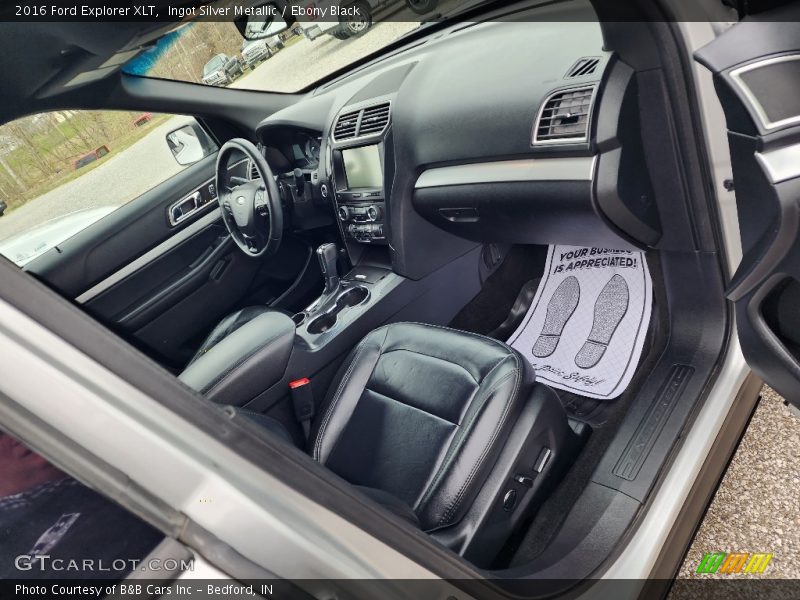 Ingot Silver Metallic / Ebony Black 2016 Ford Explorer XLT