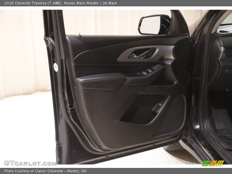 Mosaic Black Metallic / Jet Black 2018 Chevrolet Traverse LT AWD