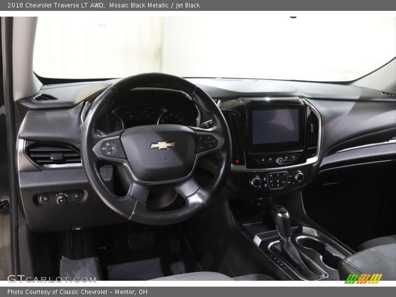 Mosaic Black Metallic / Jet Black 2018 Chevrolet Traverse LT AWD