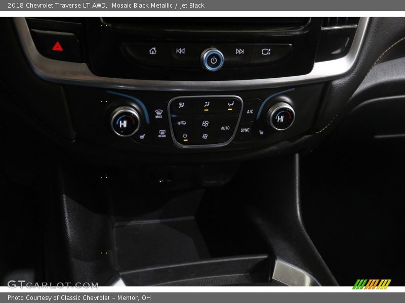 Mosaic Black Metallic / Jet Black 2018 Chevrolet Traverse LT AWD