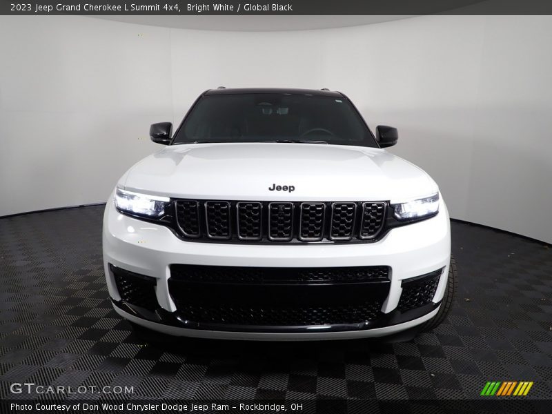 Bright White / Global Black 2023 Jeep Grand Cherokee L Summit 4x4