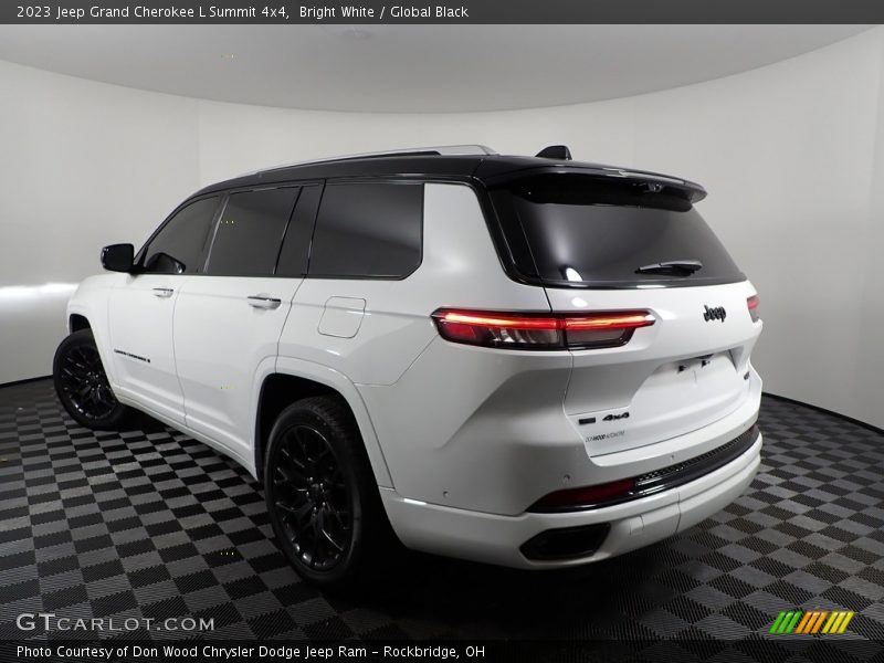 Bright White / Global Black 2023 Jeep Grand Cherokee L Summit 4x4
