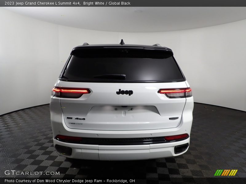 Bright White / Global Black 2023 Jeep Grand Cherokee L Summit 4x4