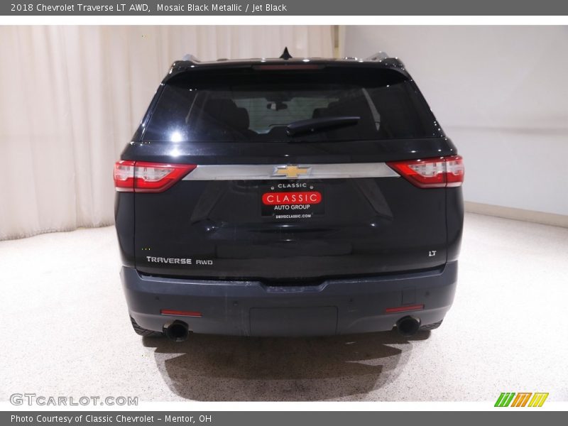 Mosaic Black Metallic / Jet Black 2018 Chevrolet Traverse LT AWD
