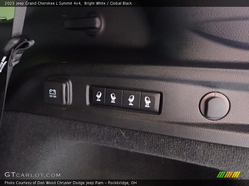 Bright White / Global Black 2023 Jeep Grand Cherokee L Summit 4x4