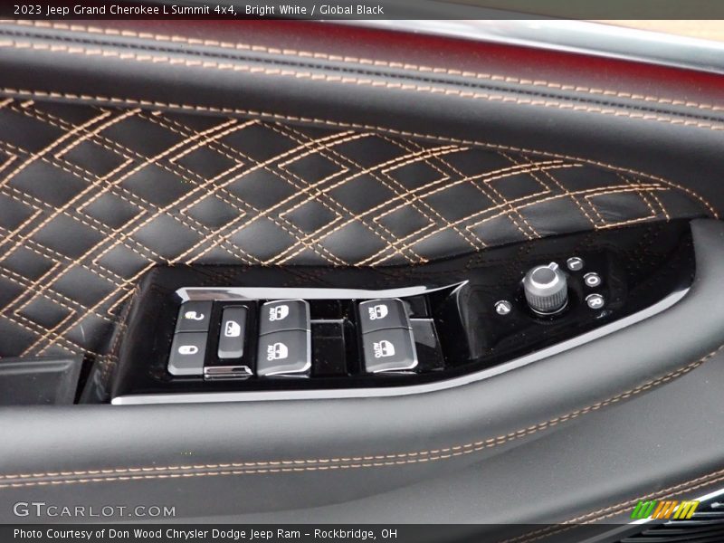 Bright White / Global Black 2023 Jeep Grand Cherokee L Summit 4x4