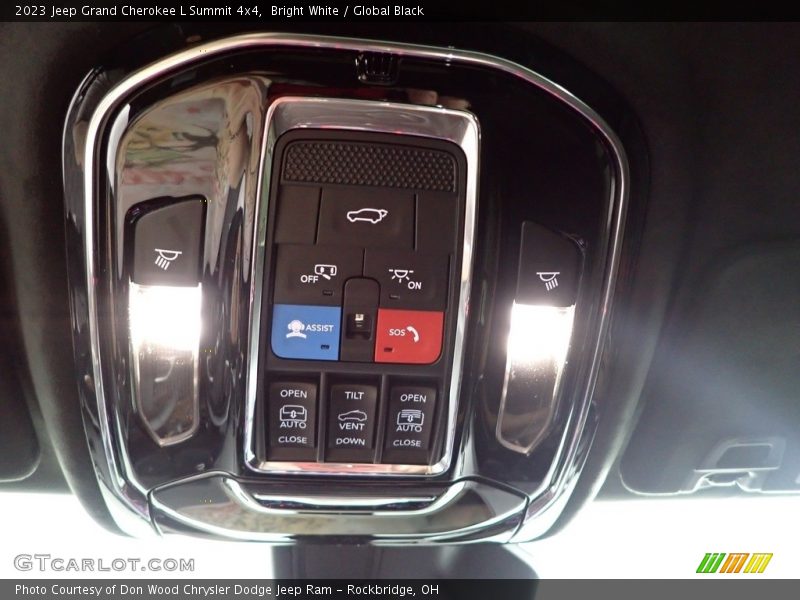 Bright White / Global Black 2023 Jeep Grand Cherokee L Summit 4x4