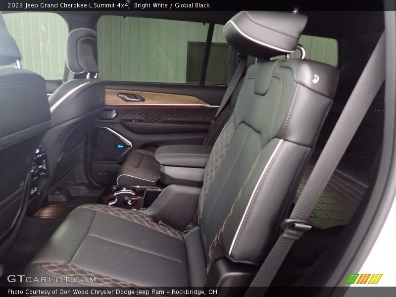 Bright White / Global Black 2023 Jeep Grand Cherokee L Summit 4x4