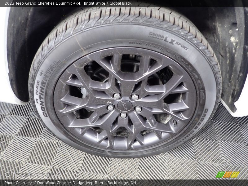 Bright White / Global Black 2023 Jeep Grand Cherokee L Summit 4x4