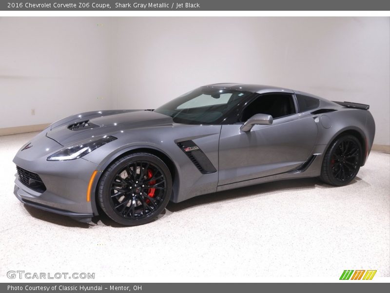 Front 3/4 View of 2016 Corvette Z06 Coupe