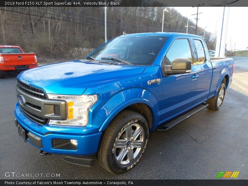 Front 3/4 View of 2019 F150 XLT Sport SuperCab 4x4