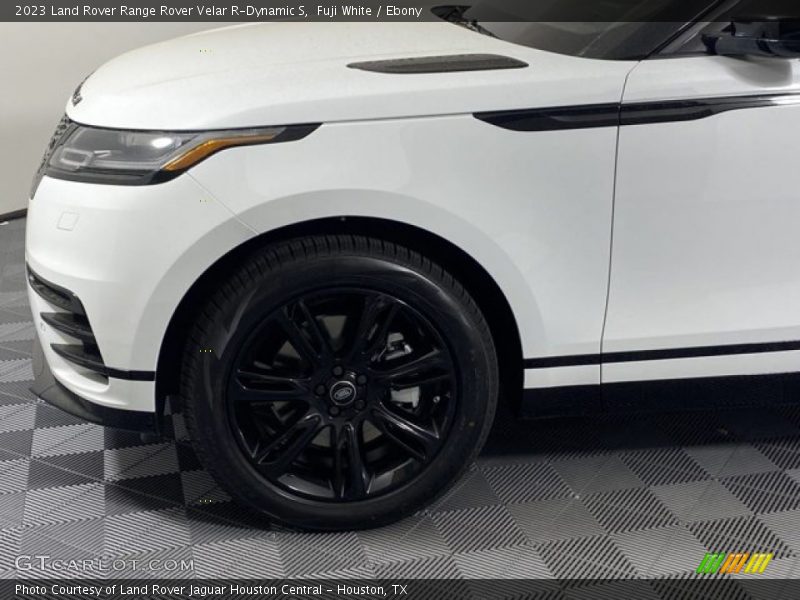 Fuji White / Ebony 2023 Land Rover Range Rover Velar R-Dynamic S