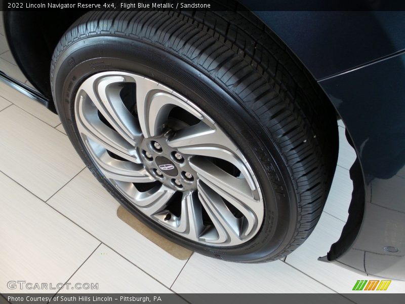  2022 Navigator Reserve 4x4 Wheel
