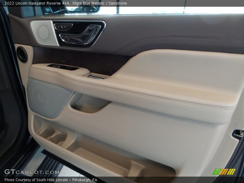 Door Panel of 2022 Navigator Reserve 4x4