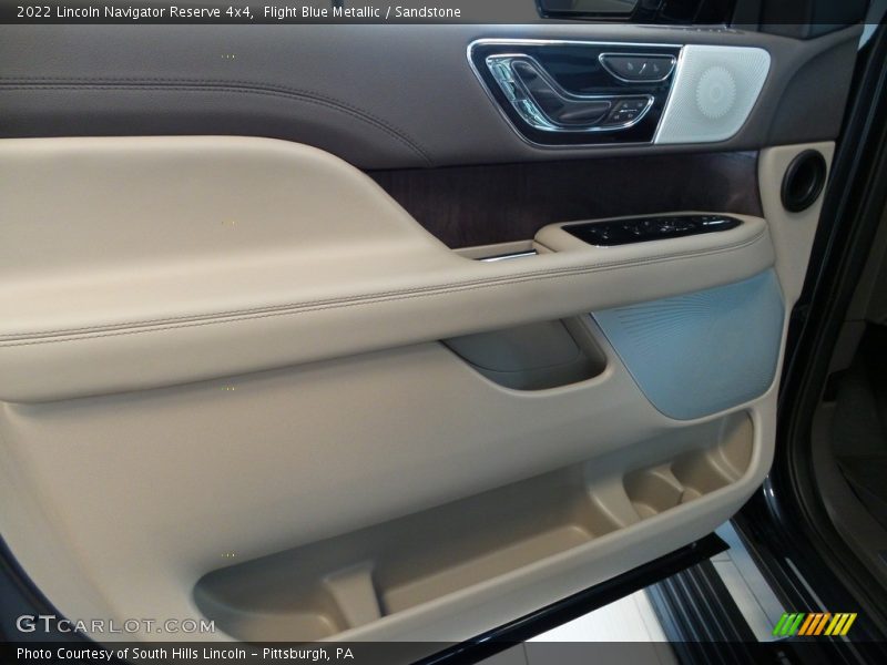 Door Panel of 2022 Navigator Reserve 4x4