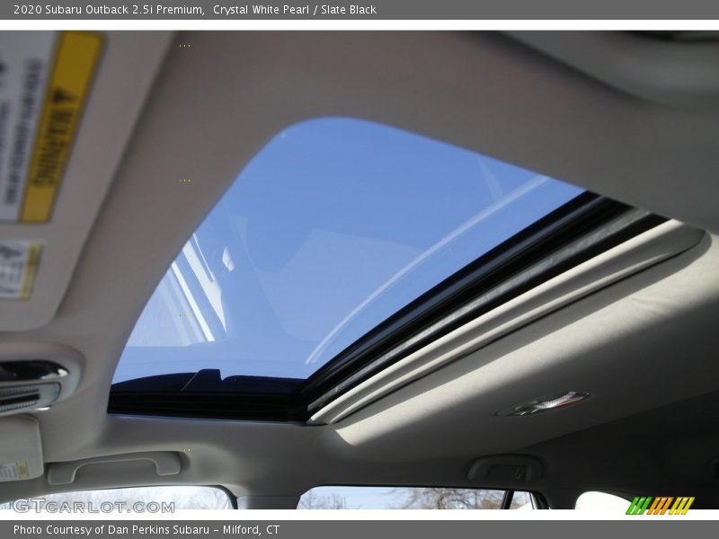 Crystal White Pearl / Slate Black 2020 Subaru Outback 2.5i Premium