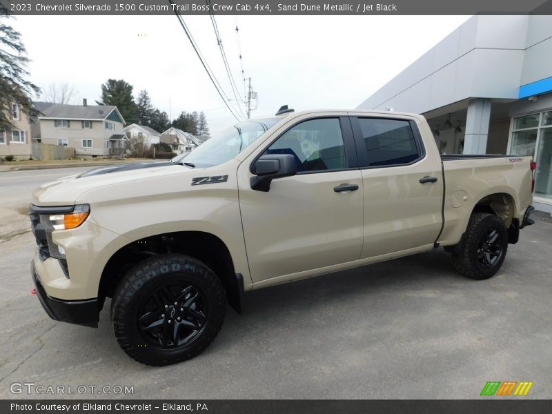Sand Dune Metallic / Jet Black 2023 Chevrolet Silverado 1500 Custom Trail Boss Crew Cab 4x4