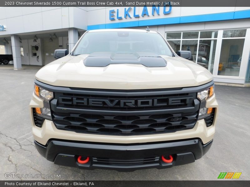 Sand Dune Metallic / Jet Black 2023 Chevrolet Silverado 1500 Custom Trail Boss Crew Cab 4x4