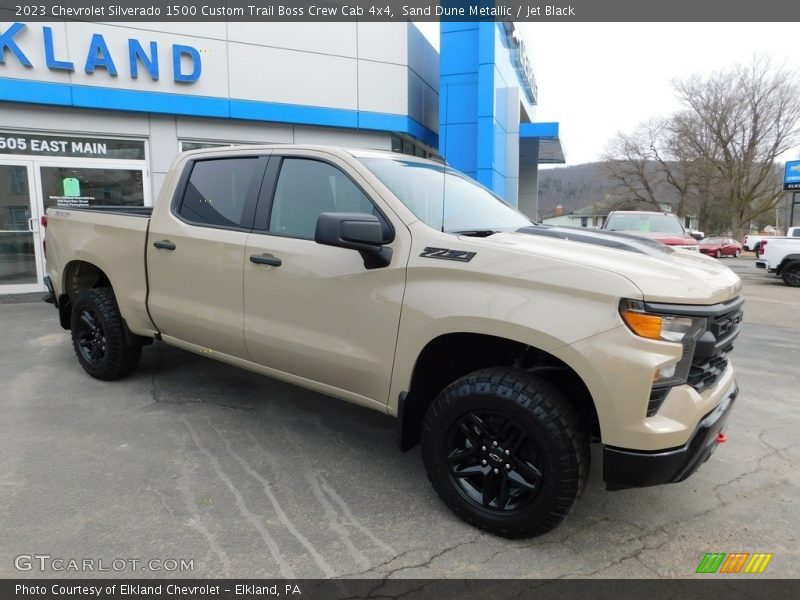 Sand Dune Metallic / Jet Black 2023 Chevrolet Silverado 1500 Custom Trail Boss Crew Cab 4x4