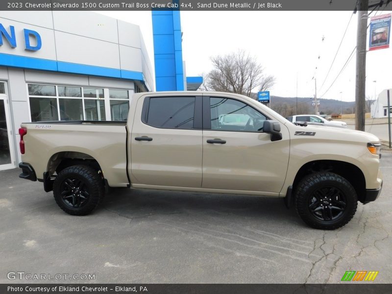 Sand Dune Metallic / Jet Black 2023 Chevrolet Silverado 1500 Custom Trail Boss Crew Cab 4x4