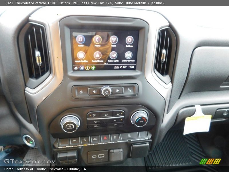 Sand Dune Metallic / Jet Black 2023 Chevrolet Silverado 1500 Custom Trail Boss Crew Cab 4x4