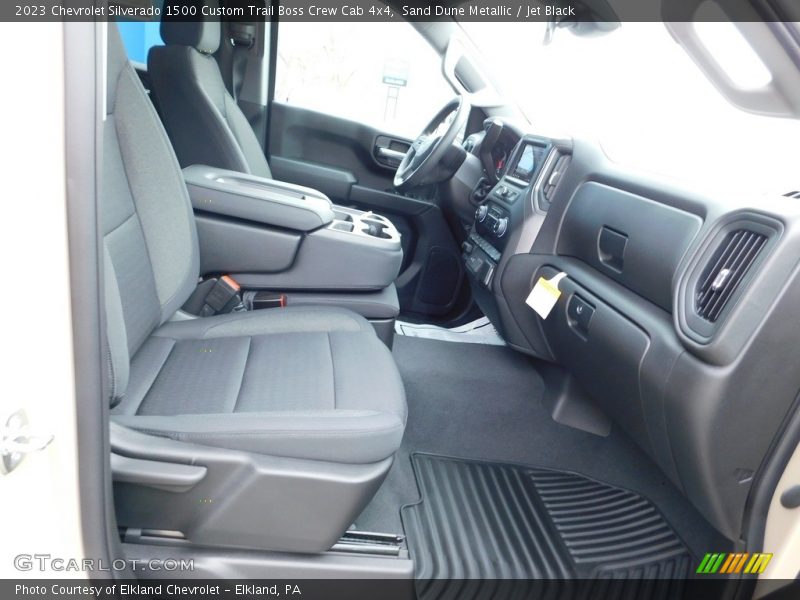 Sand Dune Metallic / Jet Black 2023 Chevrolet Silverado 1500 Custom Trail Boss Crew Cab 4x4