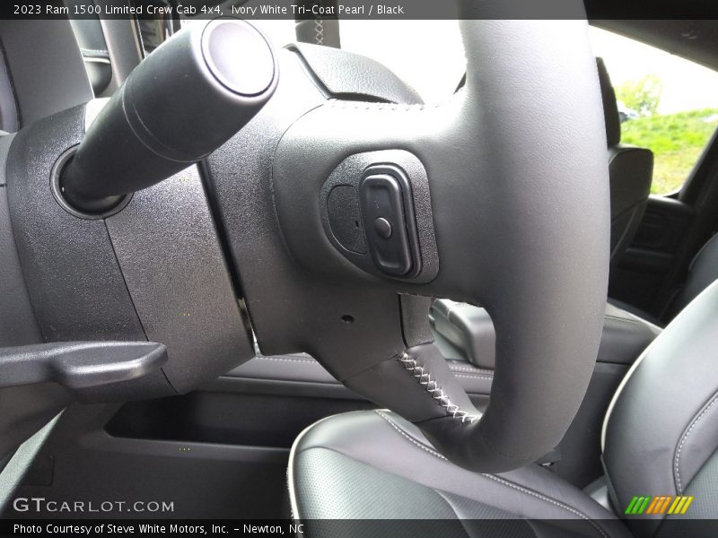 Ivory White Tri-Coat Pearl / Black 2023 Ram 1500 Limited Crew Cab 4x4
