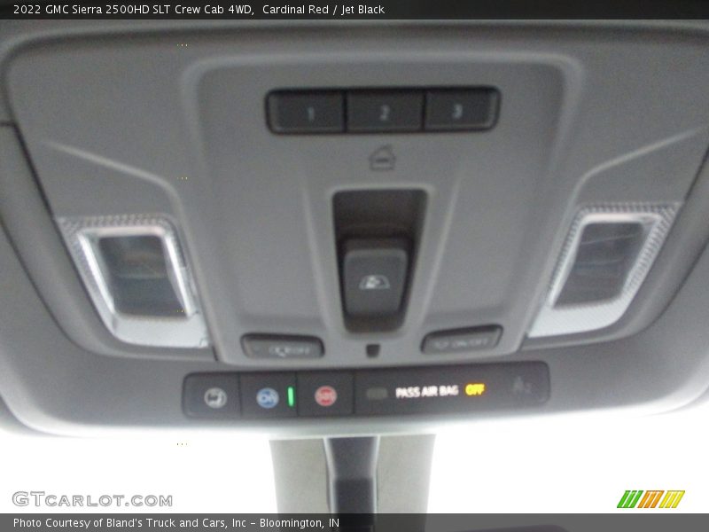 Cardinal Red / Jet Black 2022 GMC Sierra 2500HD SLT Crew Cab 4WD