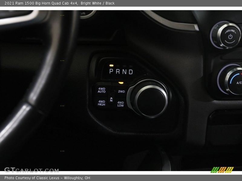 Bright White / Black 2021 Ram 1500 Big Horn Quad Cab 4x4