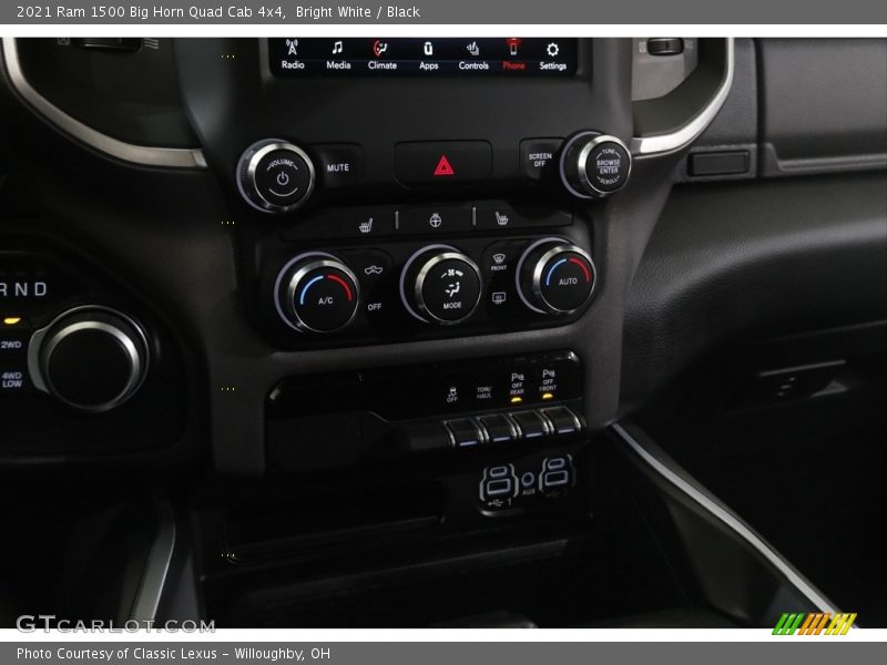 Bright White / Black 2021 Ram 1500 Big Horn Quad Cab 4x4