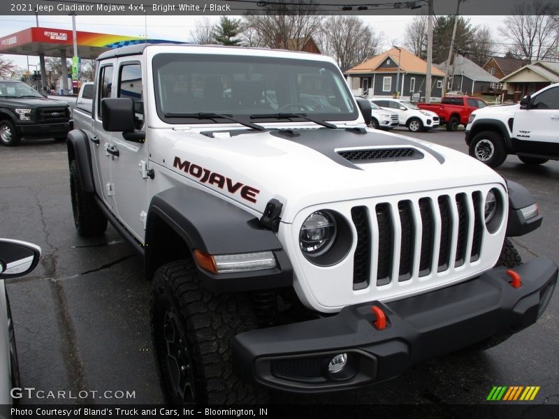 Bright White / Black 2021 Jeep Gladiator Mojave 4x4