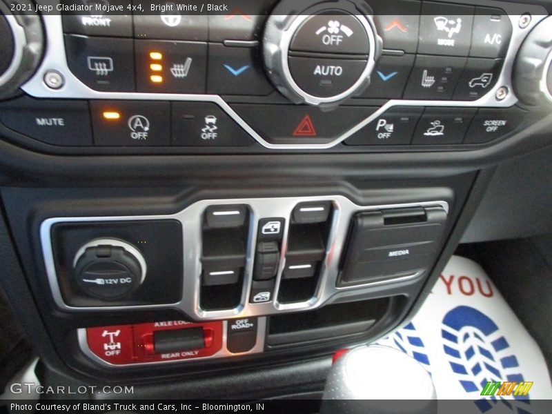 Bright White / Black 2021 Jeep Gladiator Mojave 4x4