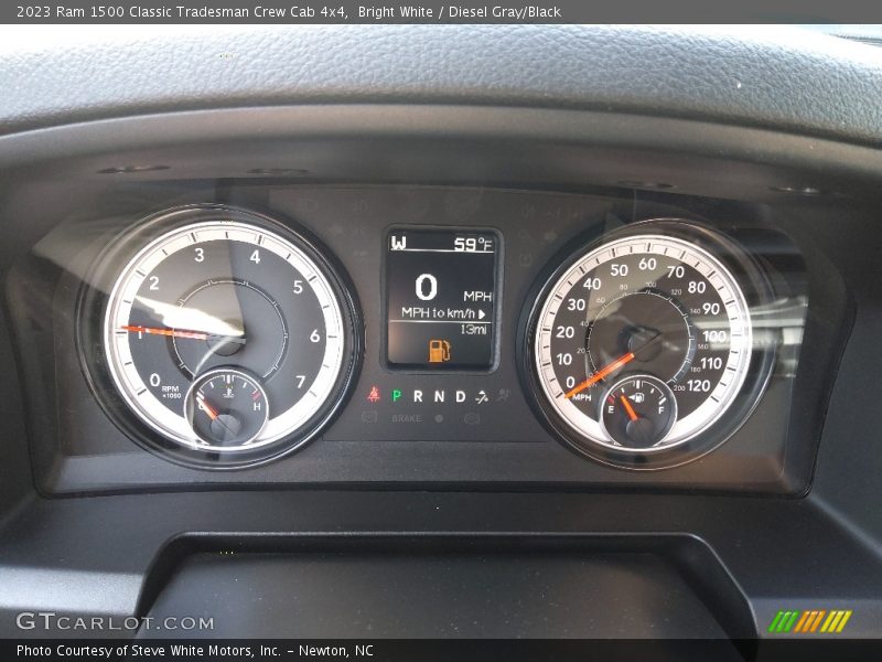  2023 1500 Classic Tradesman Crew Cab 4x4 Classic Tradesman Crew Cab 4x4 Gauges