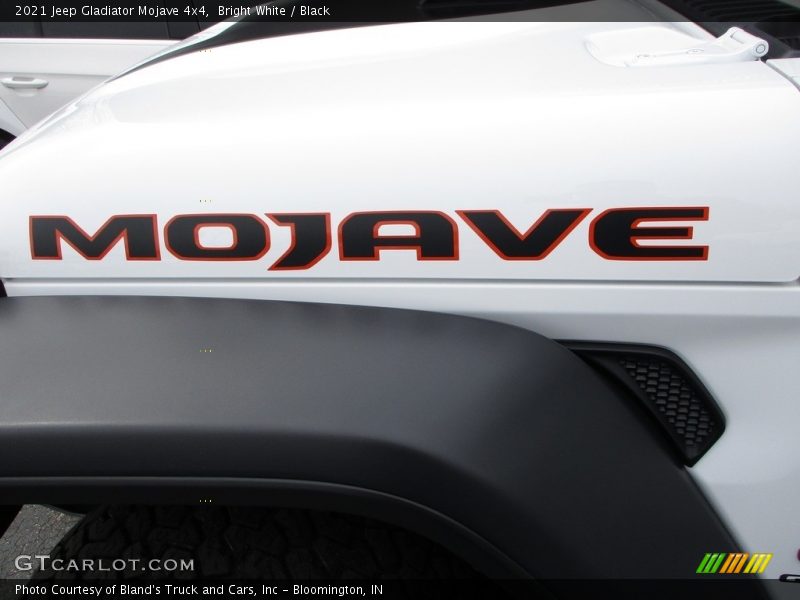 Bright White / Black 2021 Jeep Gladiator Mojave 4x4