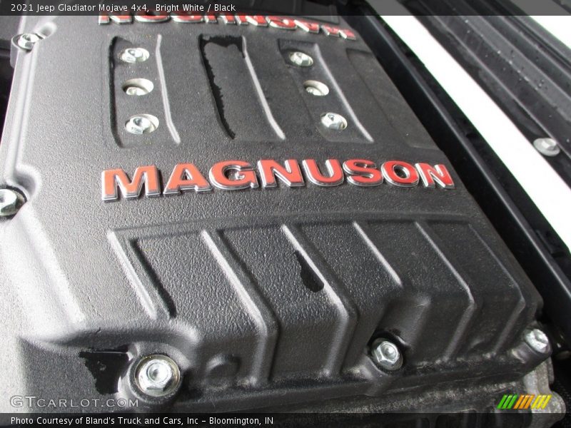 Bright White / Black 2021 Jeep Gladiator Mojave 4x4