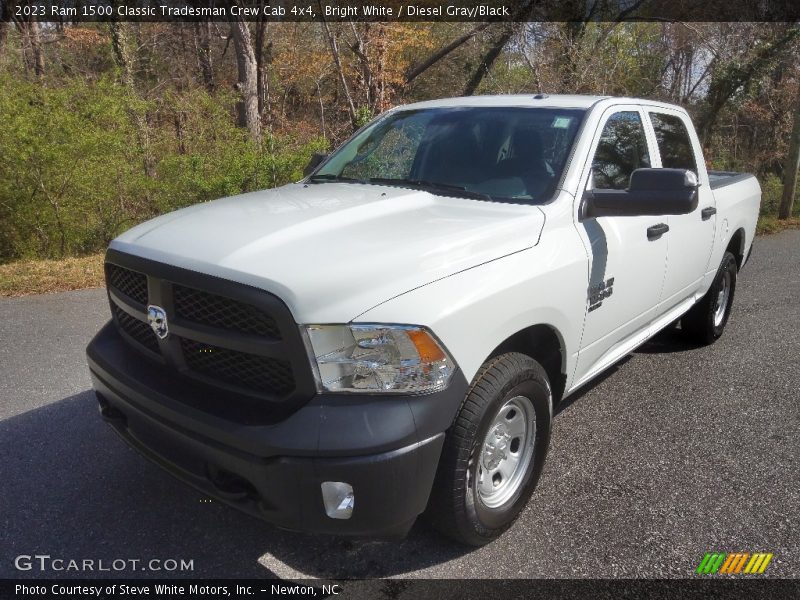  2023 1500 Classic Tradesman Crew Cab 4x4 Bright White