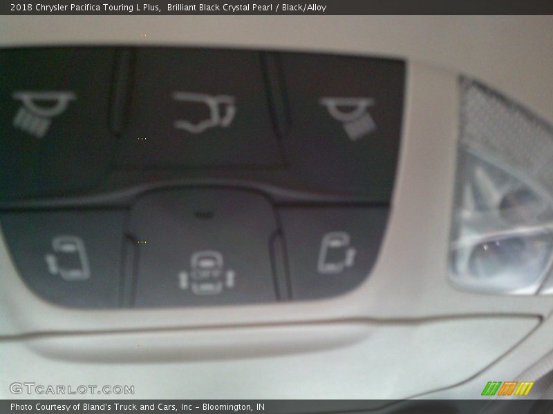 Brilliant Black Crystal Pearl / Black/Alloy 2018 Chrysler Pacifica Touring L Plus