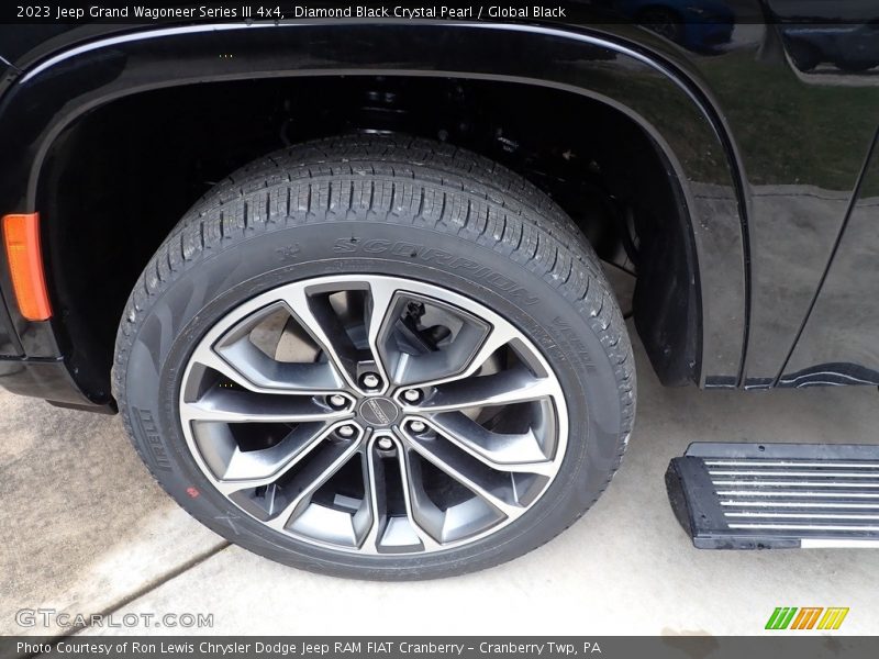 Diamond Black Crystal Pearl / Global Black 2023 Jeep Grand Wagoneer Series III 4x4