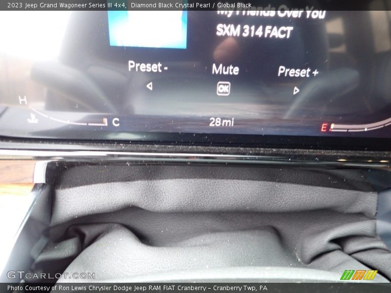 Diamond Black Crystal Pearl / Global Black 2023 Jeep Grand Wagoneer Series III 4x4