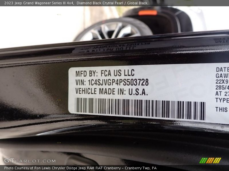 Diamond Black Crystal Pearl / Global Black 2023 Jeep Grand Wagoneer Series III 4x4