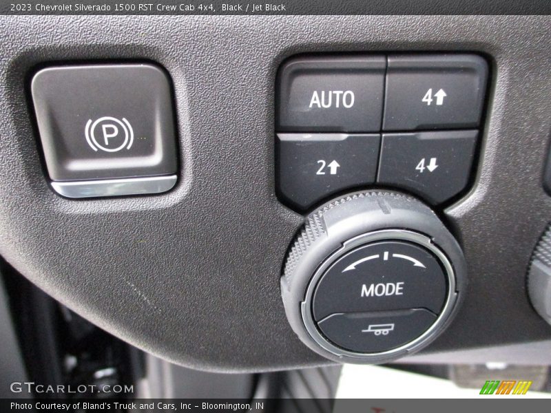 Black / Jet Black 2023 Chevrolet Silverado 1500 RST Crew Cab 4x4