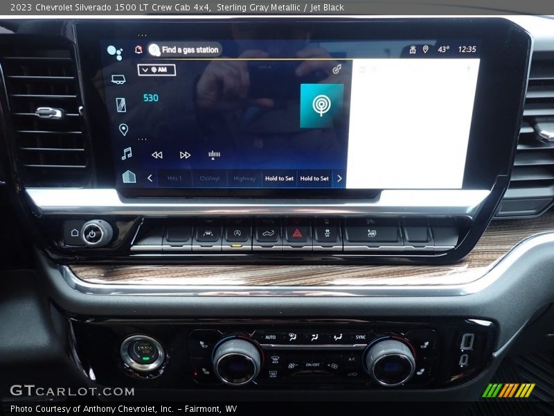 Controls of 2023 Silverado 1500 LT Crew Cab 4x4