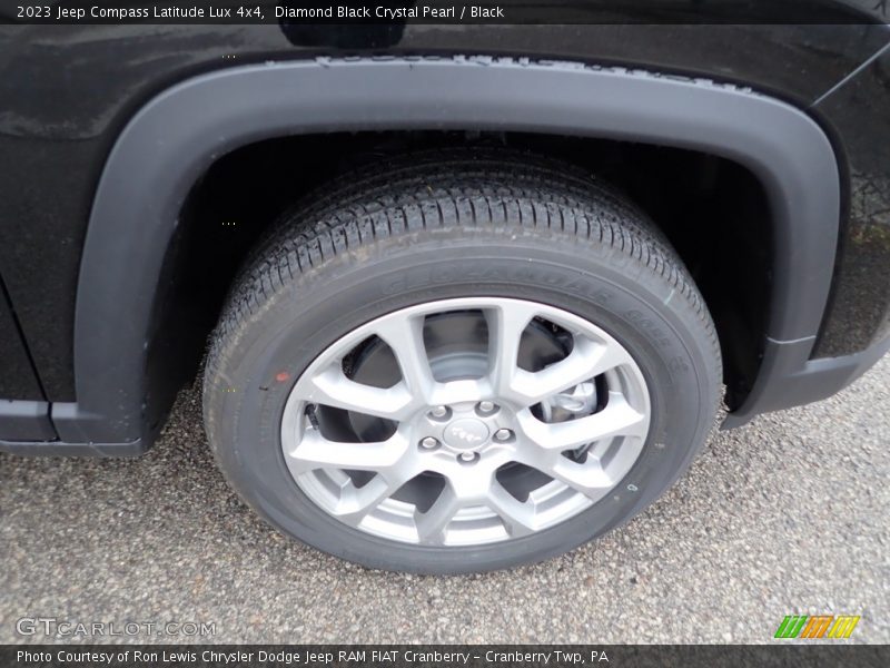 Diamond Black Crystal Pearl / Black 2023 Jeep Compass Latitude Lux 4x4