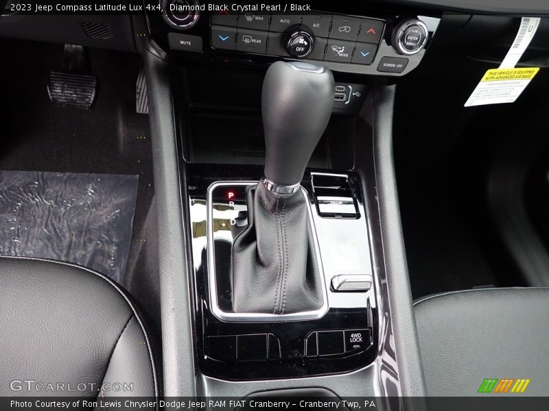 Diamond Black Crystal Pearl / Black 2023 Jeep Compass Latitude Lux 4x4