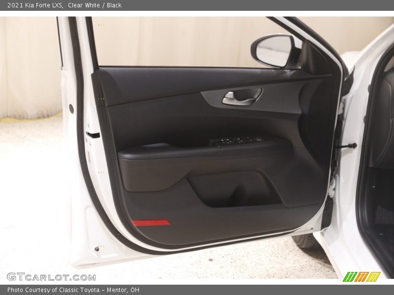 Clear White / Black 2021 Kia Forte LXS
