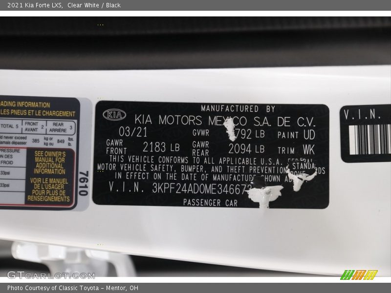 Clear White / Black 2021 Kia Forte LXS