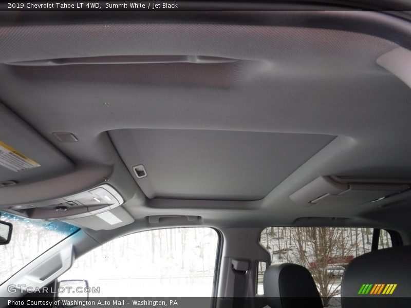 Summit White / Jet Black 2019 Chevrolet Tahoe LT 4WD